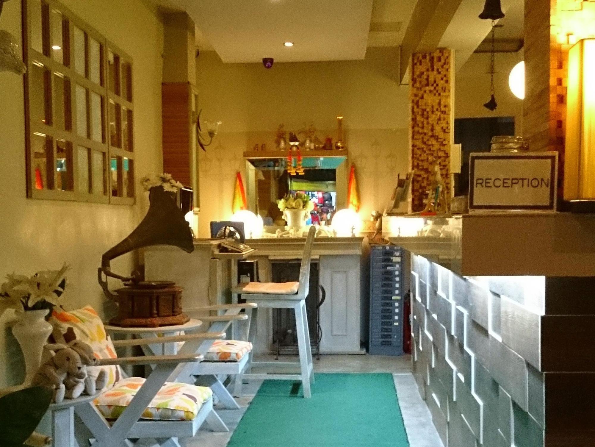 Limburi Hometel Phuket Exterior photo