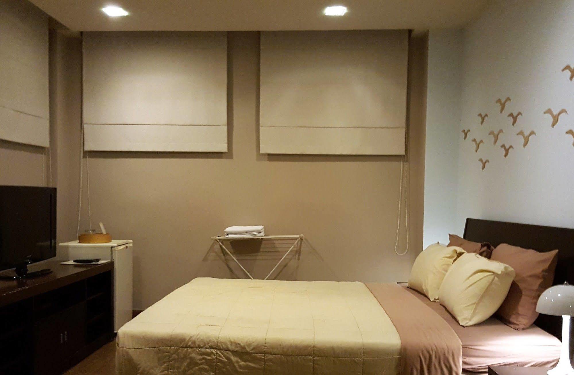 Limburi Hometel Phuket Exterior photo