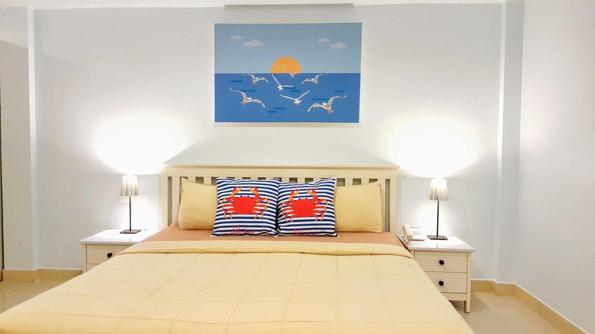 Limburi Hometel Phuket Exterior photo