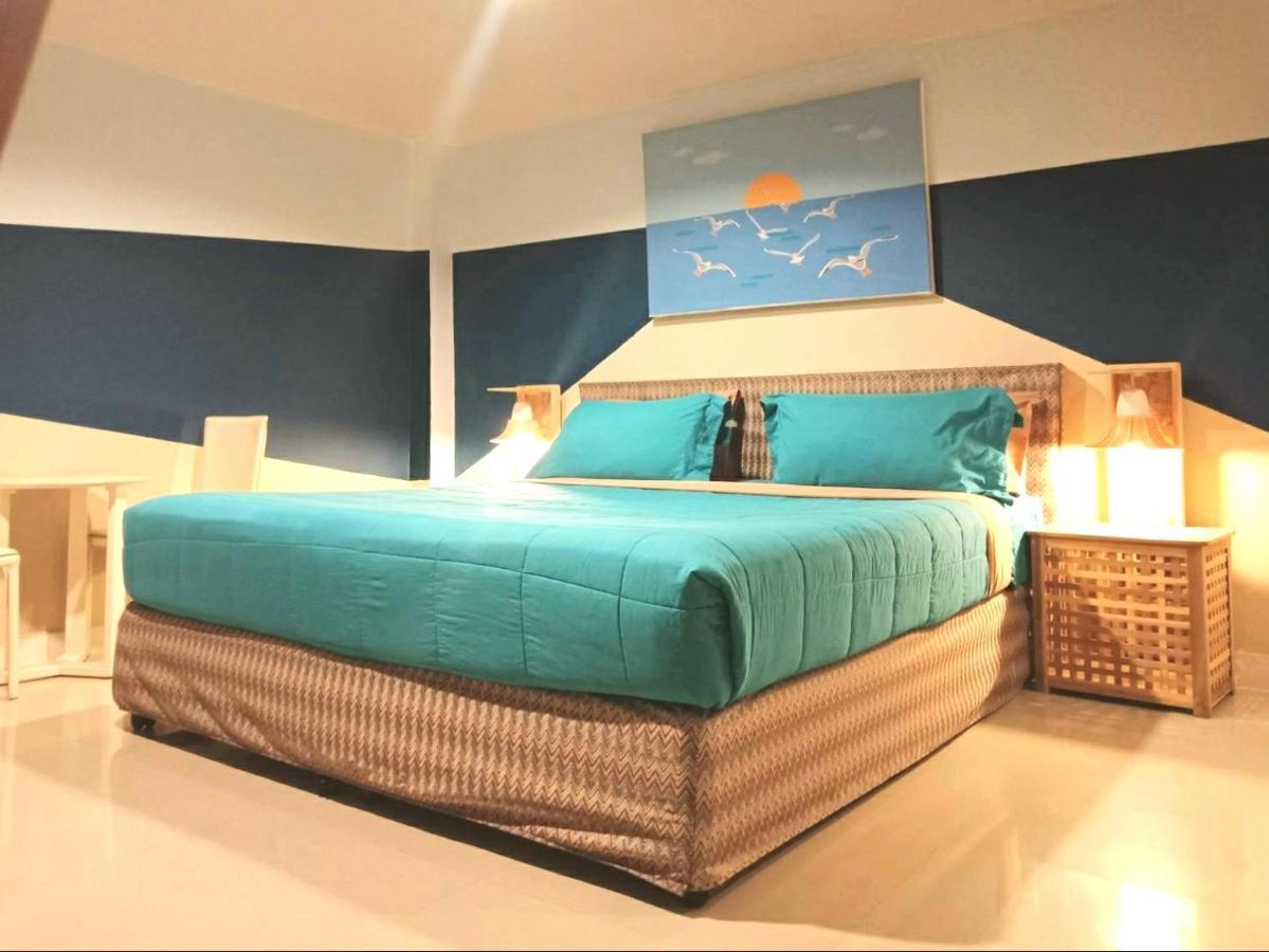 Limburi Hometel Phuket Exterior photo
